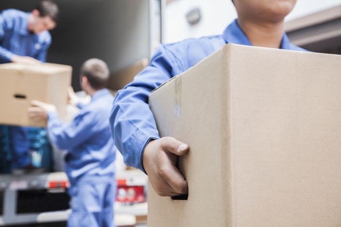 movers-705×470
