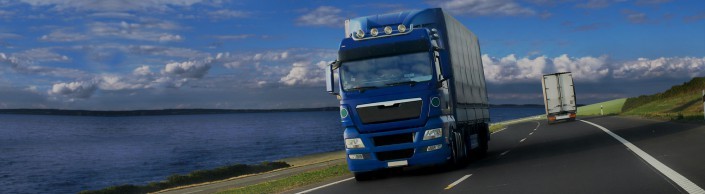 Internationaler Komplettladungstransport mit Planenaufliegern von 86 – 120 m³